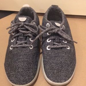 Allbirds The Wool Runner Grey lace up dressy sneaker Shoes W9 super comfy grey